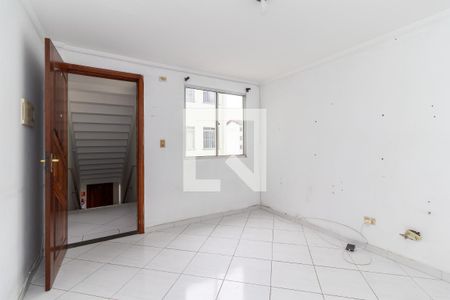 Sala de apartamento para alugar com 2 quartos, 45m² em Jardim Santo Antônio, São Paulo