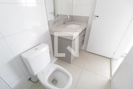 Banheiro do Quarto 1 de apartamento para alugar com 3 quartos, 138m² em Tubalina, Uberlândia