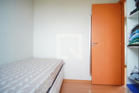 Quarto 2 de apartamento para alugar com 2 quartos, 45m² em Rubem Berta, Porto Alegre