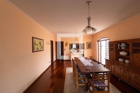 Salas de casa à venda com 4 quartos, 280m² em Vila Brandina, Campinas