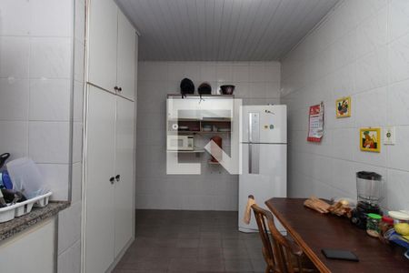 Cozinha 1 de casa à venda com 3 quartos, 400m² em Vila Leonor, São Paulo