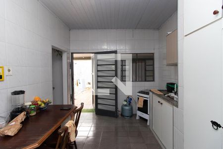 Cozinha 1 de casa à venda com 3 quartos, 400m² em Vila Leonor, São Paulo