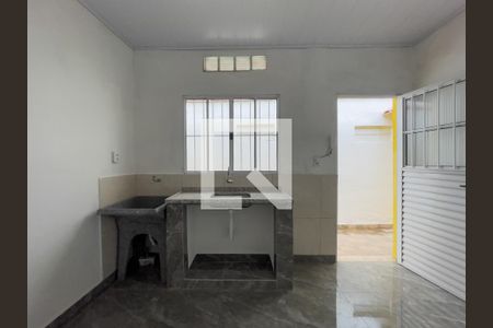 Cozinha e Área de Serviço de casa para alugar com 1 quarto, 40m² em Cidade Nitro Operária, São Paulo