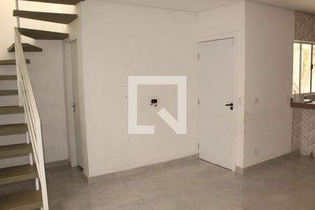 Sala de casa de condomínio para alugar com 3 quartos, 160m² em Chácara Canta Galo, Cotia