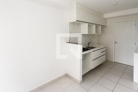 Sala de kitnet/studio para alugar com 1 quarto, 27m² em Vila Ema, São Paulo