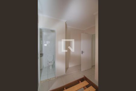 Banheiro do Quarto 1 de apartamento para alugar com 3 quartos, 76m² em Vila Carlos de Campos, São Paulo