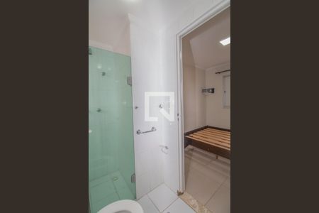 Banheiro do Quarto 1 de apartamento para alugar com 3 quartos, 76m² em Vila Carlos de Campos, São Paulo