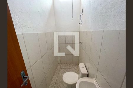 Banheiro de casa para alugar com 2 quartos, 46m² em Santa Luzia, Contagem