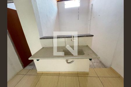 Cozinha de casa para alugar com 2 quartos, 46m² em Santa Luzia, Contagem