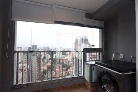 Varanda envidraçada de kitnet/studio para alugar com 1 quarto, 25m² em Vila Mariana, São Paulo