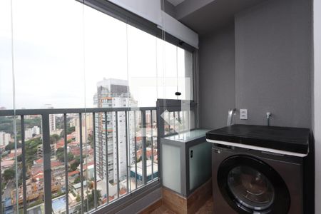 Varanda envidraçada de kitnet/studio para alugar com 1 quarto, 25m² em Vila Mariana, São Paulo