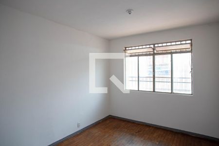 Quarto de casa à venda com 4 quartos, 280m² em Sagrada Família, Belo Horizonte