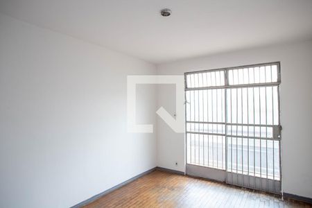 Sala/Quarto de casa à venda com 4 quartos, 280m² em Sagrada Família, Belo Horizonte