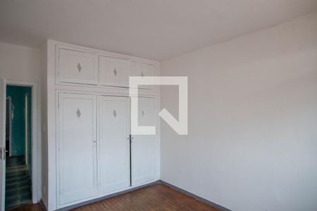 Quarto de casa à venda com 4 quartos, 280m² em Sagrada Família, Belo Horizonte