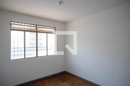 Quarto de casa à venda com 4 quartos, 280m² em Sagrada Família, Belo Horizonte