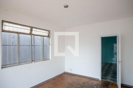 Sala/Quarto de casa à venda com 4 quartos, 280m² em Sagrada Família, Belo Horizonte