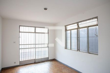 Sala/Quarto de casa à venda com 4 quartos, 280m² em Sagrada Família, Belo Horizonte