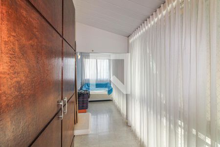 Apartamento à venda com 205m², 3 quartos e 2 vagas Apartamento à venda com 205m², 3 quartos e 2 vagasVaranda