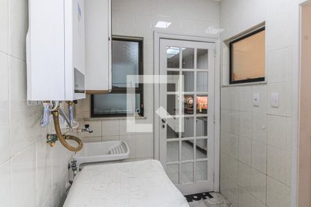 Apartamento à venda com 205m², 3 quartos e 2 vagas Apartamento à venda com 205m², 3 quartos e 2 vagasÁrea de Serviço