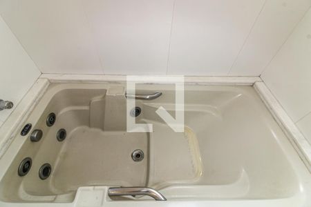 Apartamento à venda com 205m², 3 quartos e 2 vagas Apartamento à venda com 205m², 3 quartos e 2 vagasSuíte - Banheiro