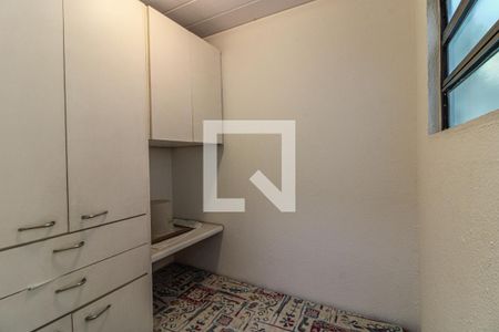 Apartamento à venda com 205m², 3 quartos e 2 vagas Apartamento à venda com 205m², 3 quartos e 2 vagasÁrea de Serviço - Quarto