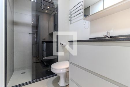 Banheiro de kitnet/studio para alugar com 1 quarto, 28m² em Santa Ifigênia, São Paulo