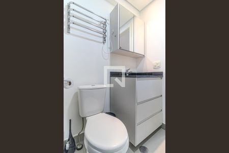 Banheiro de kitnet/studio para alugar com 1 quarto, 28m² em Santa Ifigênia, São Paulo