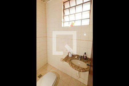 Banheiro de casa à venda com 3 quartos, 150m² em Santa Efigênia, Belo Horizonte