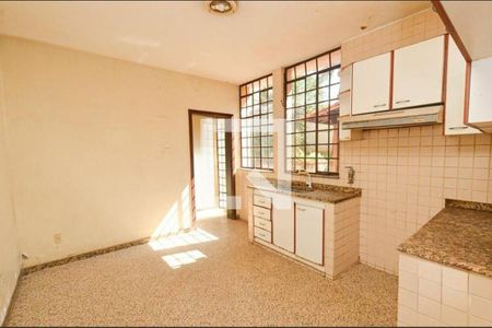 Cozinha de casa à venda com 3 quartos, 150m² em Santa Efigênia, Belo Horizonte