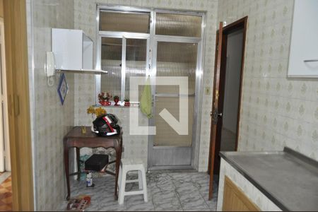 Cozinha de apartamento à venda com 2 quartos, 55m² em Higienópolis, Rio de Janeiro