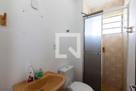 Banheiro de apartamento à venda com 1 quarto, 43m² em Santa Tereza, Porto Alegre