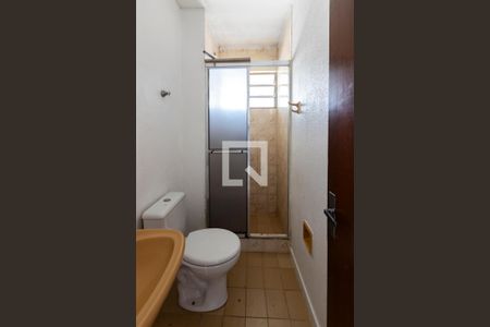 Banheiro de apartamento à venda com 1 quarto, 43m² em Santa Tereza, Porto Alegre