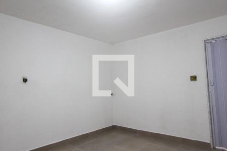 Quarto 2 de casa para alugar com 2 quartos, 100m² em Vila Paulo Silas, São Paulo