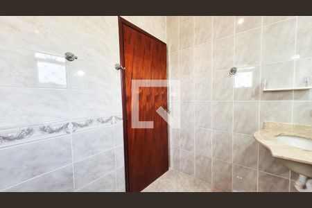 Banheiro de casa de condomínio para alugar com 1 quarto, 30m² em Parque das Universidades, Campinas