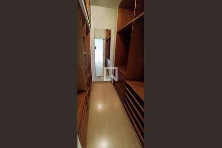 Closet Suíte Master de apartamento à venda com 4 quartos, 209m² em Jardim Vitoria Regia, São Paulo