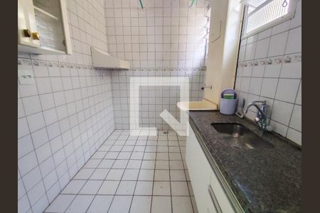 Cozinha de apartamento para alugar com 2 quartos, 50m² em Buritis, Belo Horizonte