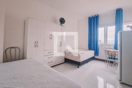 Sala/Quarto de apartamento para alugar com 1 quarto, 30m² em Dois de Julho, Salvador