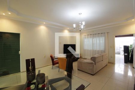 Sala de casa para alugar com 3 quartos, 160m² em Granada, Uberlândia