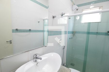 Banheiro do Quarto 1 de casa para alugar com 3 quartos, 160m² em Granada, Uberlândia