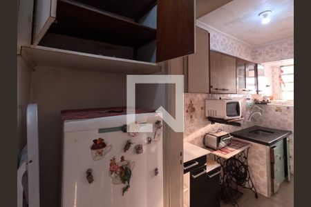 Cozinha de apartamento para alugar com 1 quarto, 44m² em Gonzaga, Santos