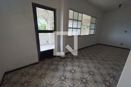 Quarto de casa para alugar com 2 quartos, 200m² em Jardim Primavera, Duque de Caxias