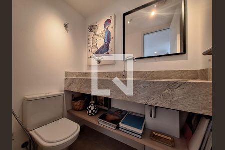 Lavabo  de apartamento para alugar com 2 quartos, 103m² em Botafogo, Rio de Janeiro