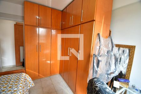 Quarto 1 - Armários de apartamento à venda com 2 quartos, 78m² em Mansões Santo Antônio, Campinas