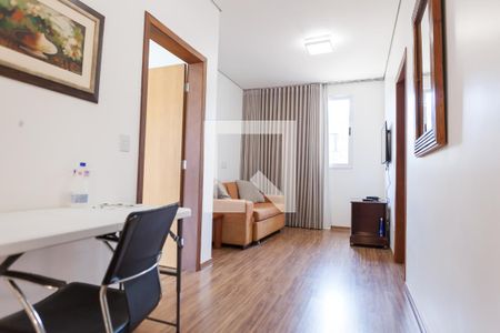 Sala de TV 2 de casa de condomínio à venda com 4 quartos, 287m² em Alphaville, Nova Lima