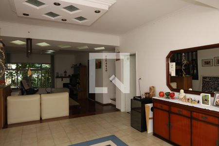 Casa à venda com 3 quartos, 350m² em Vila Curuçá Velha, São Paulo