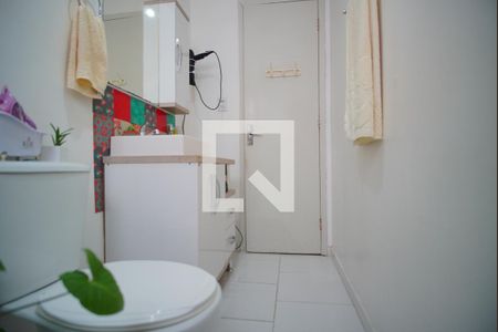 Banheiro Corredor de apartamento à venda com 1 quarto, 43m² em Vila Ipiranga, Porto Alegre