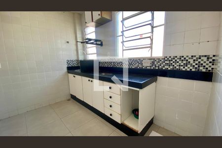 Cozinha de apartamento para alugar com 3 quartos, 50m² em Salgado Filho, Belo Horizonte