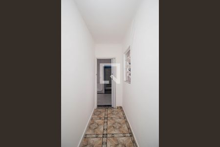 Corredor de casa para alugar com 2 quartos, 200m² em Vila Penteado, São Paulo