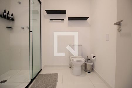 Banheiro de kitnet/studio à venda com 1 quarto, 32m² em Pinheiros, São Paulo