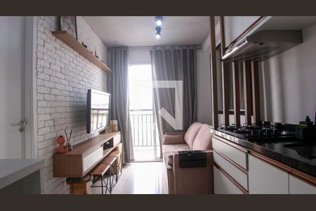 Sala/Cozinha de apartamento à venda com 1 quarto, 32m² em Vila Tolstoi, São Paulo